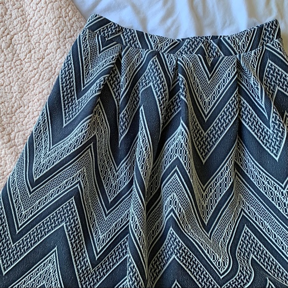 Chevron Midi Skirt - Picture 4 of 5